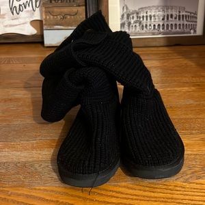 Ugg women classic black tall knit boot size USA 6